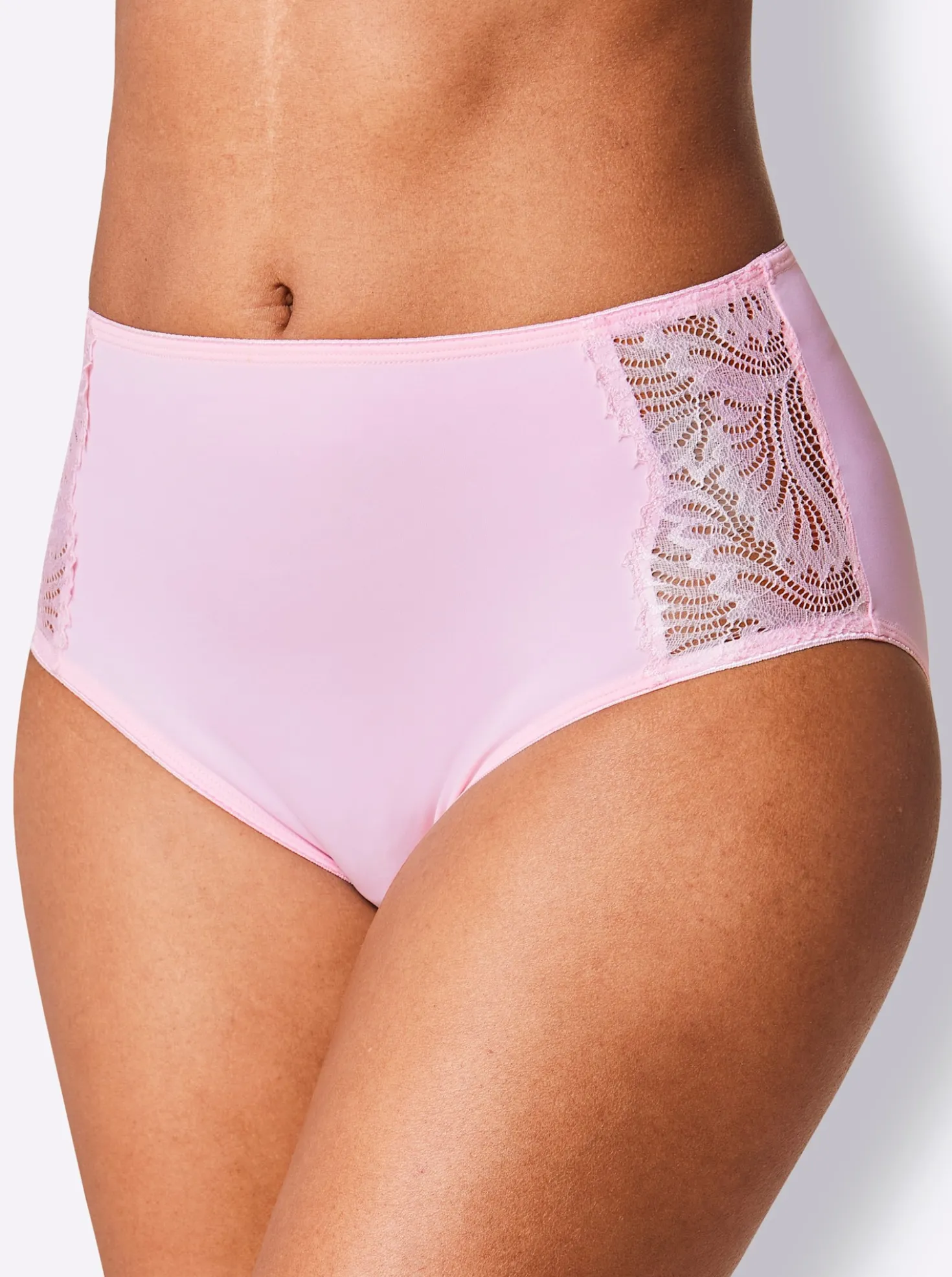 Hüftslip mit Spitzen-Einsatz seitlich