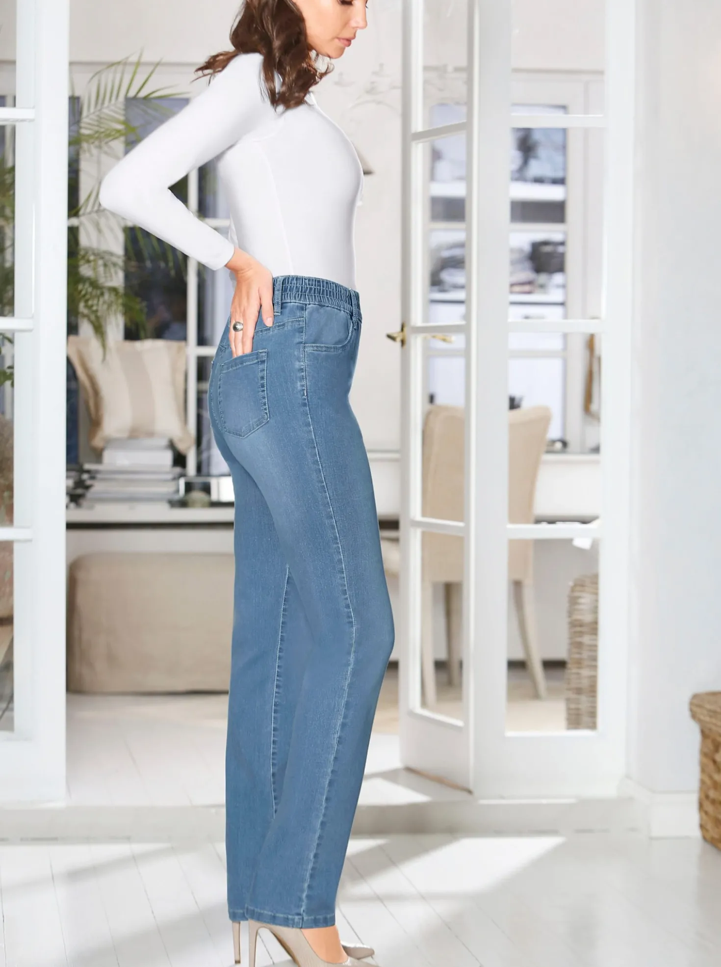 High-waist-Jeans mit hohem Rundum-Dehnbund