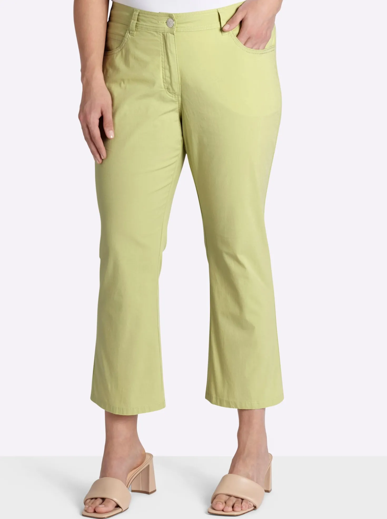 7/8-Hose in leichter Bootcut-Form