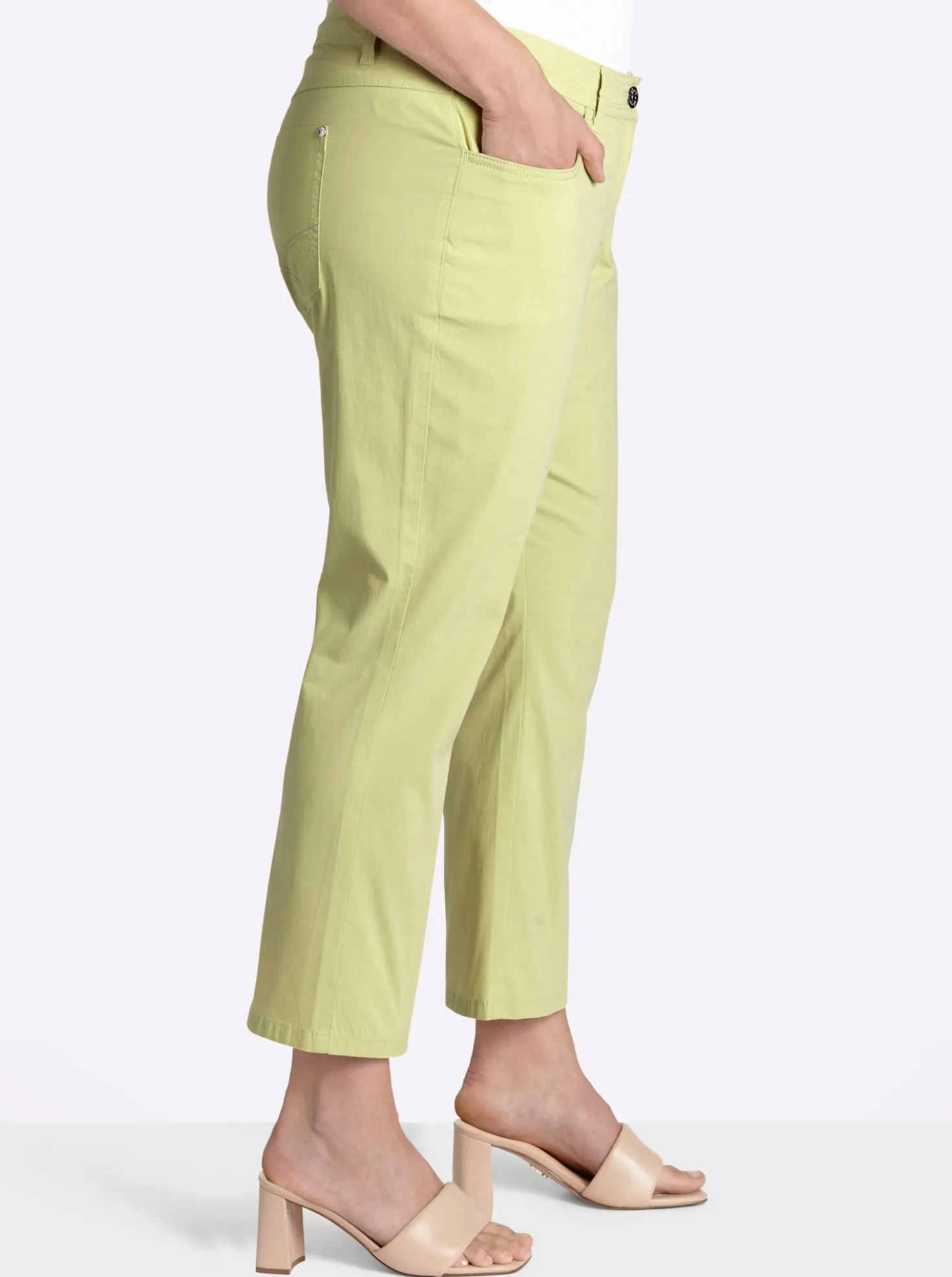 7/8-Hose in leichter Bootcut-Form