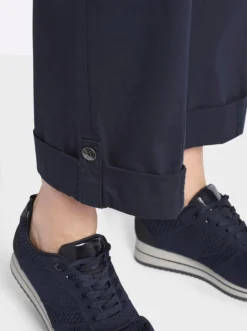 Hose mit Krempelfunktion