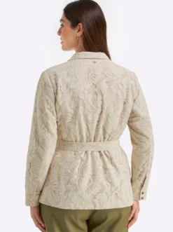 Jacke in offener Form