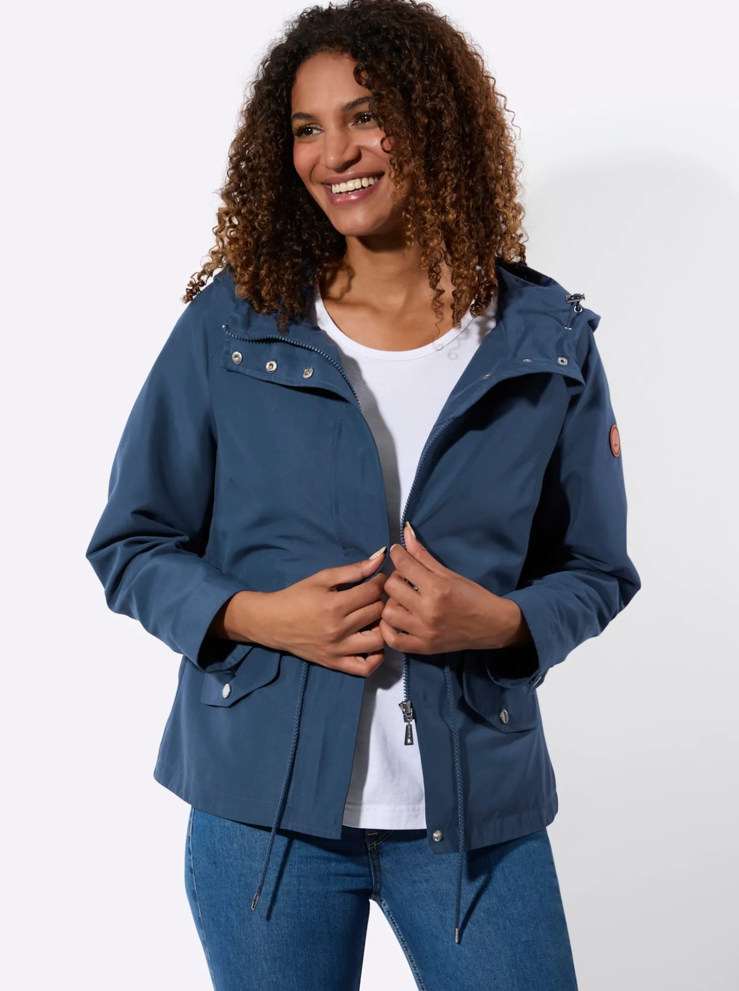 Jacke mit Gehschlitz hinten