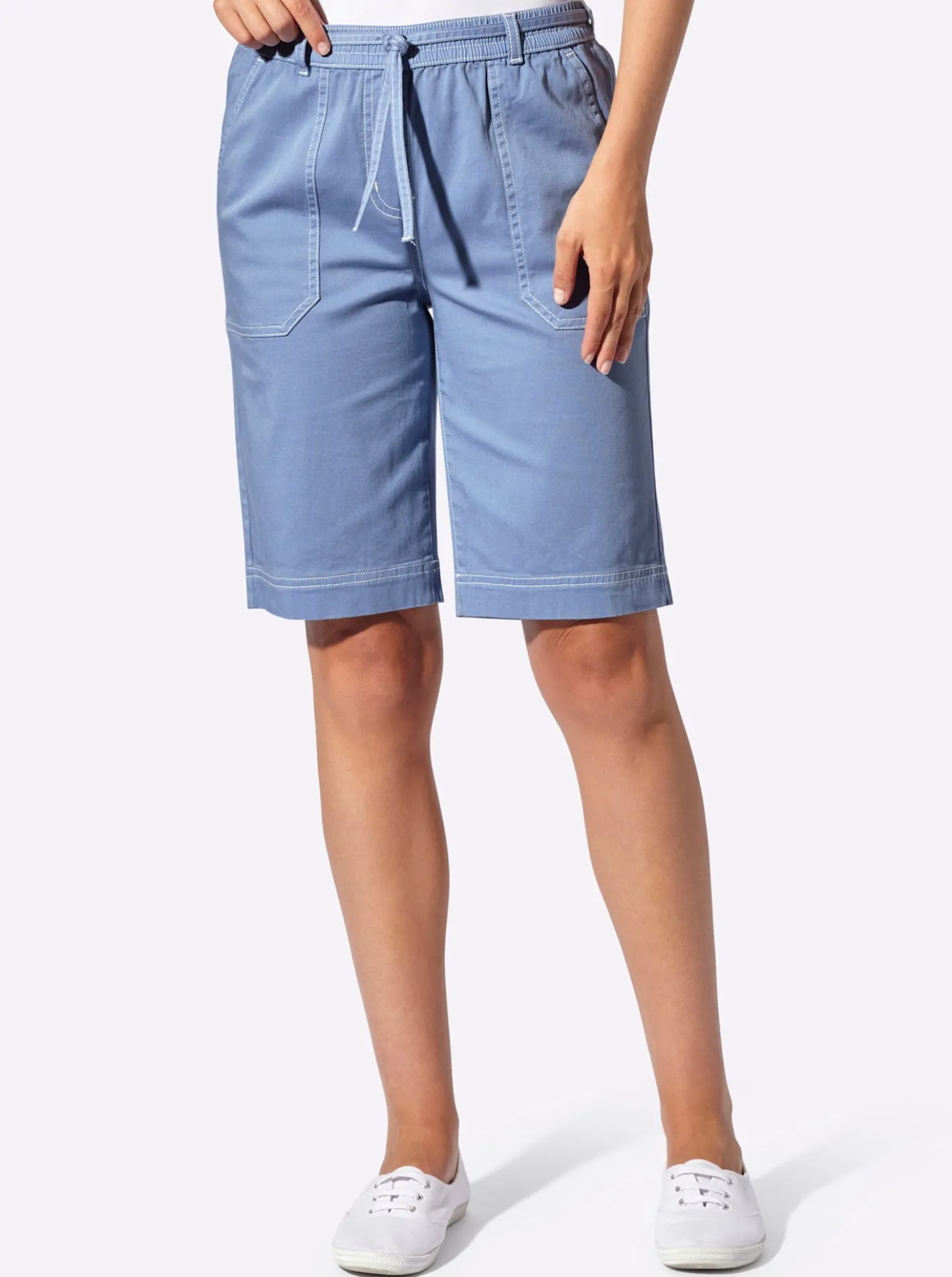 Jeansbermudas in Schlupfform, mit Bindegürtel