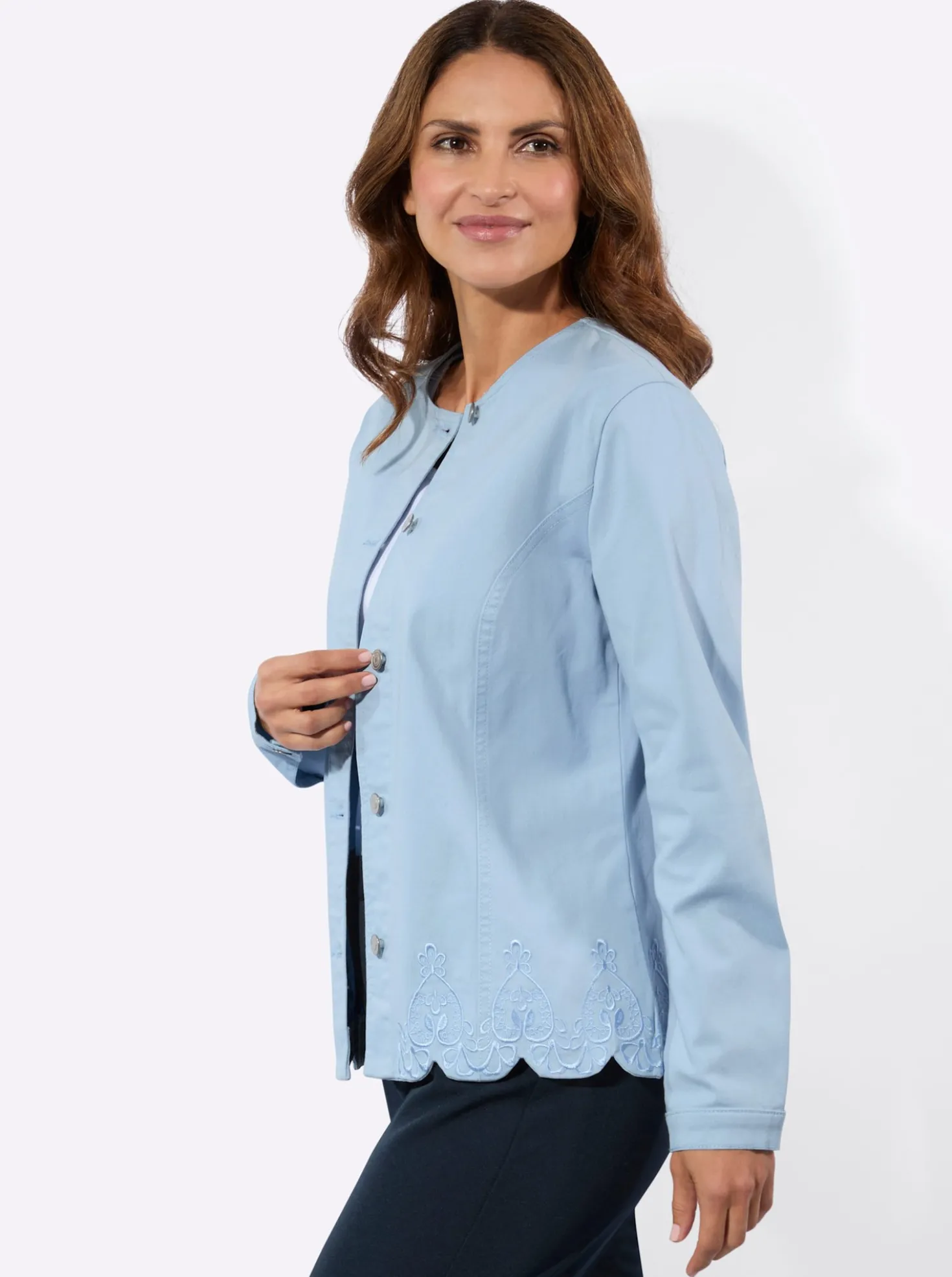 Jeansbluse mit Blütenstickerei