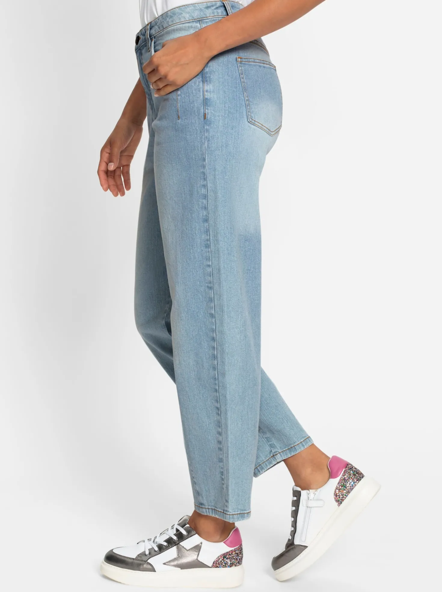 Jeans im Mom-Schnitt