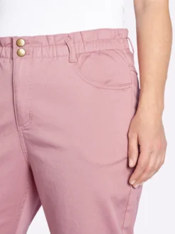 Jeans im Paperbag-Schnitt