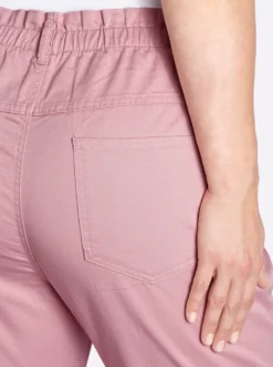 Jeans im Paperbag-Schnitt