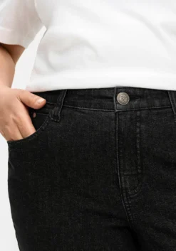 Jeans in durchgehend weiter Beinform