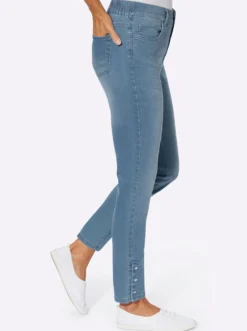 Jeans in verkürzter Form, Dehnbund