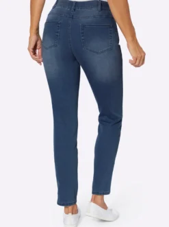 Jeans in verkürzter Form, Dehnbund
