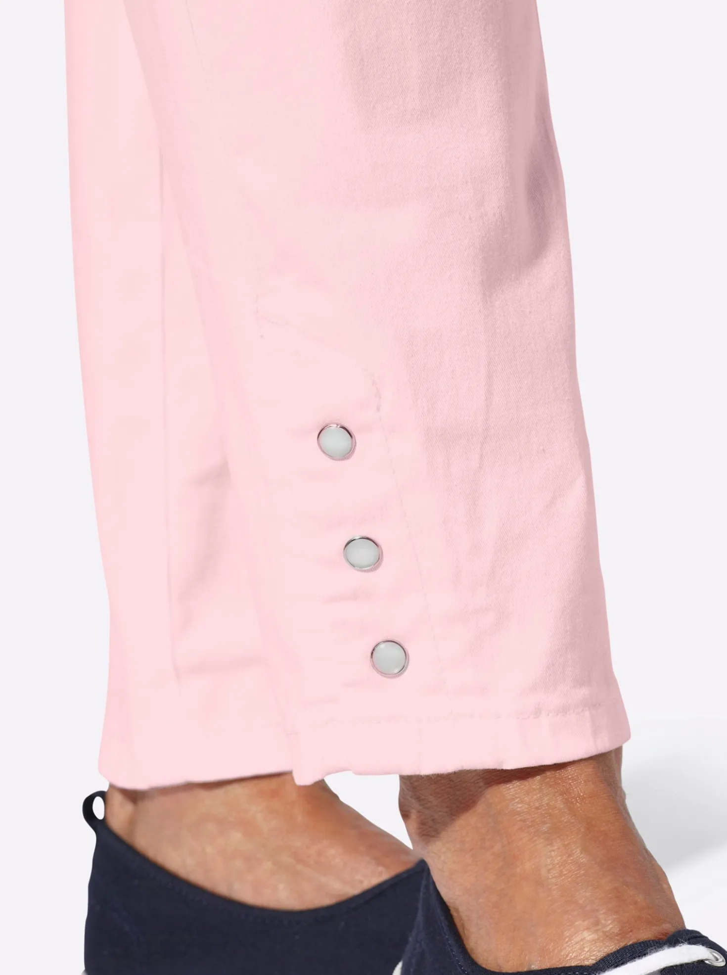 Jeans in verkürzter Form, Dehnbund