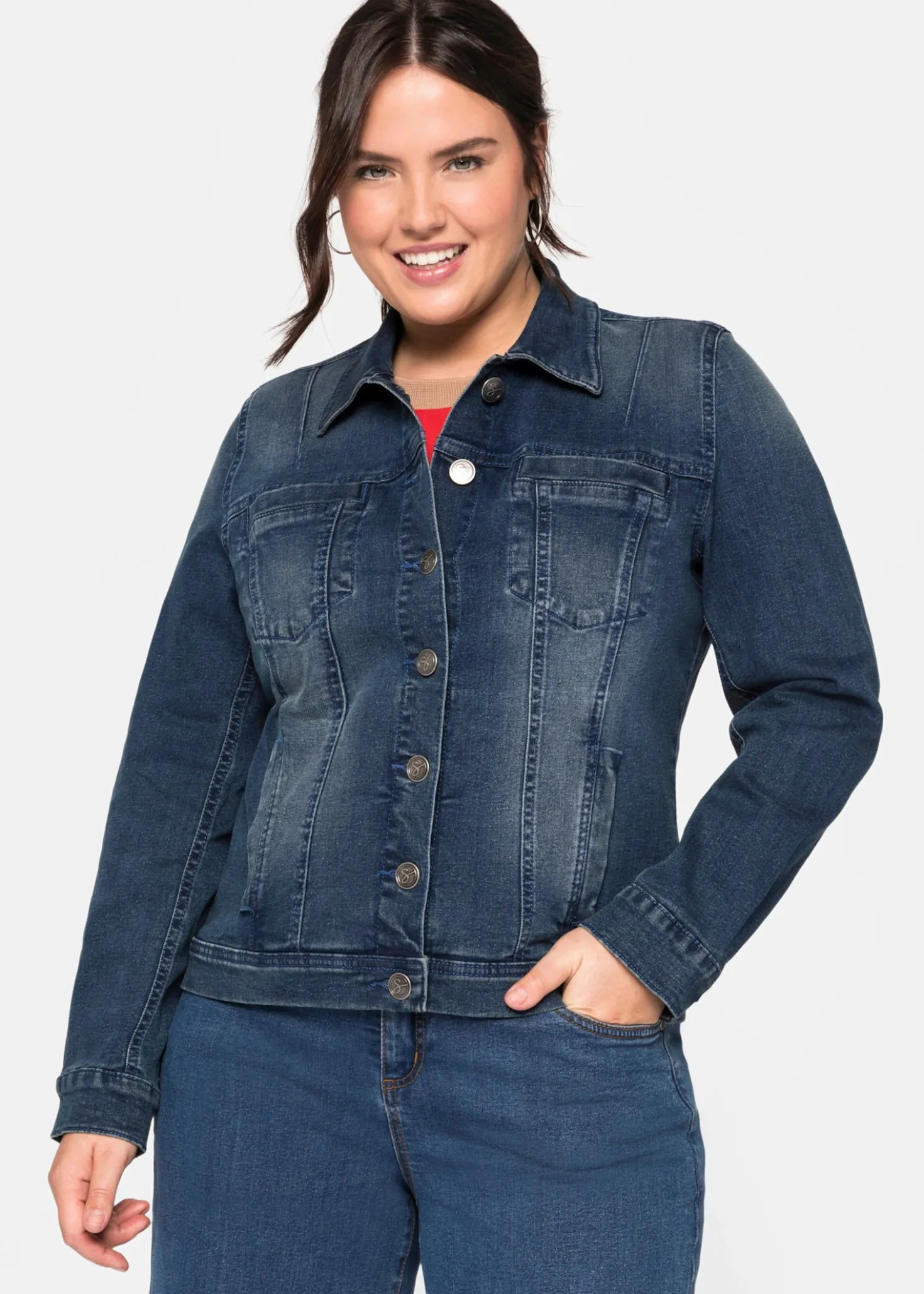 Jeansjacke in leicht taillierter Form