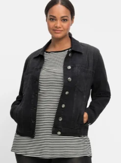 Jeansjacke in leicht taillierter Form