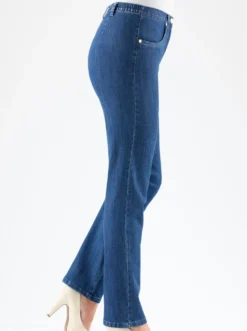 Jeans mit abgerundeten Taschen