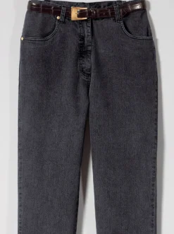 Jeans mit abgerundeten Taschen