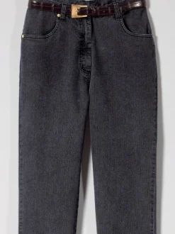 Jeans mit abgerundeten Taschen