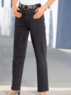 Jeans mit abgerundeten Taschen