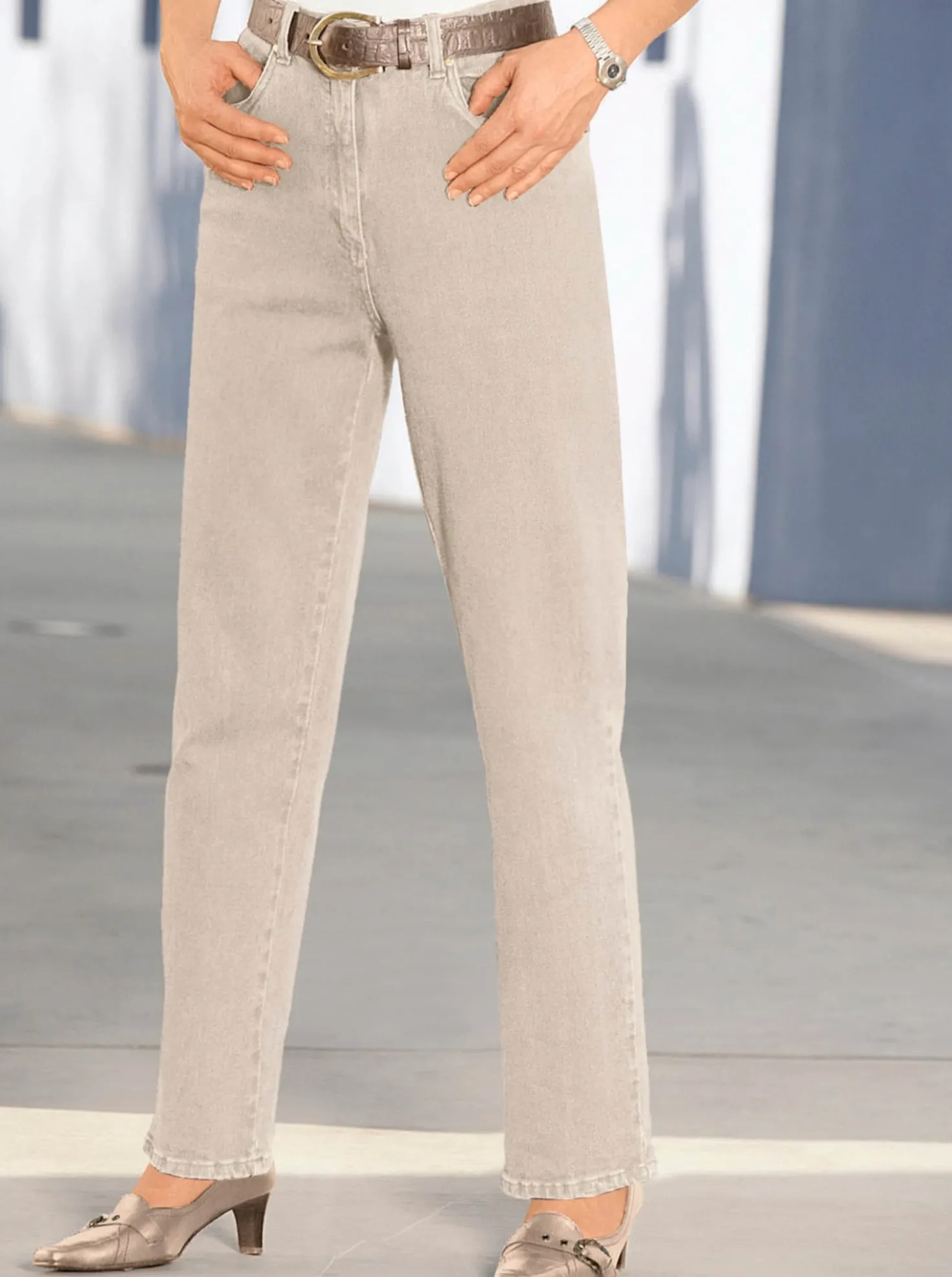 Jeans mit abgerundeten Taschen