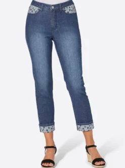 Jeans mit Beinumschlag im Herz-Dessin