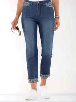 Jeans mit Beinumschlag im Herz-Dessin