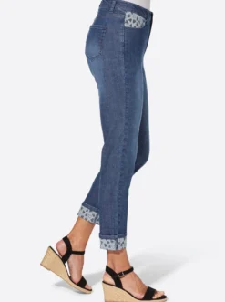 Jeans mit Beinumschlag im Herz-Dessin