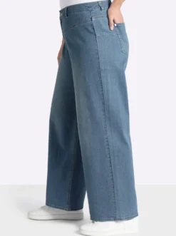 Jeans mit durchgehend weitem Bein