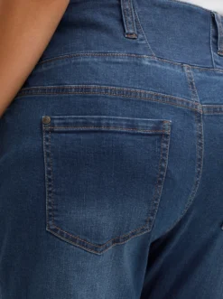 7/8-Jeans mit High-Waist-Bund und Fransensaum