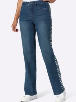 Jeans mit Lochstickerei