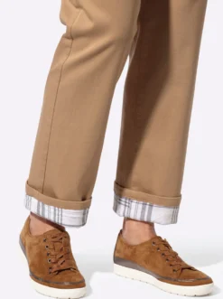 Jeans mit Metallplättchen-Deko