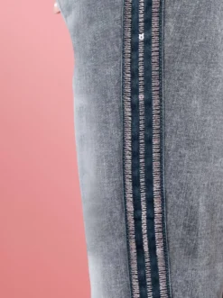 7/8-Jeans mit Pailletten-Details