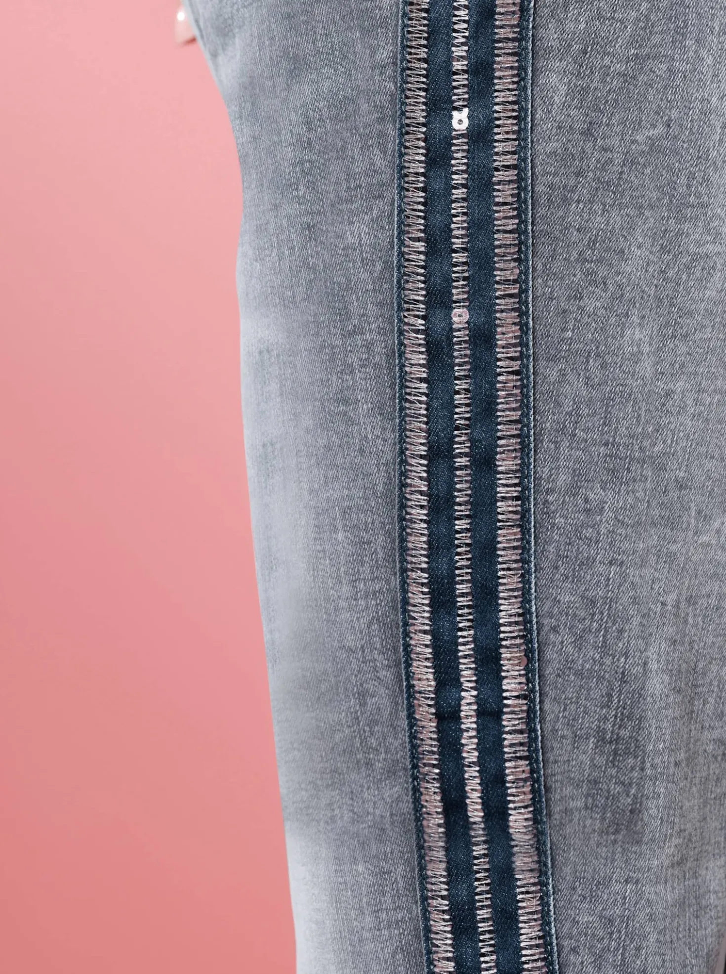 7/8-Jeans mit Pailletten-Details