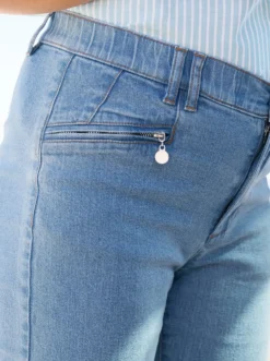 Jeans mit Reißverschluss-Taschen