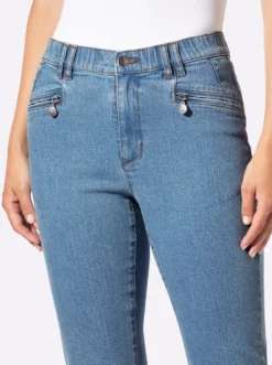 Jeans mit Reißverschluss-Taschen