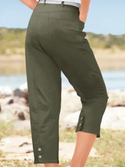 7/8-Jeans mit Schmuckknöpfen
