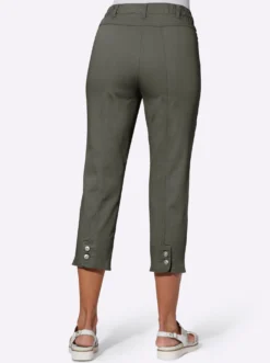 7/8-Jeans mit Schmuckknöpfen
