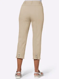 7/8-Jeans mit Schmuckknöpfen