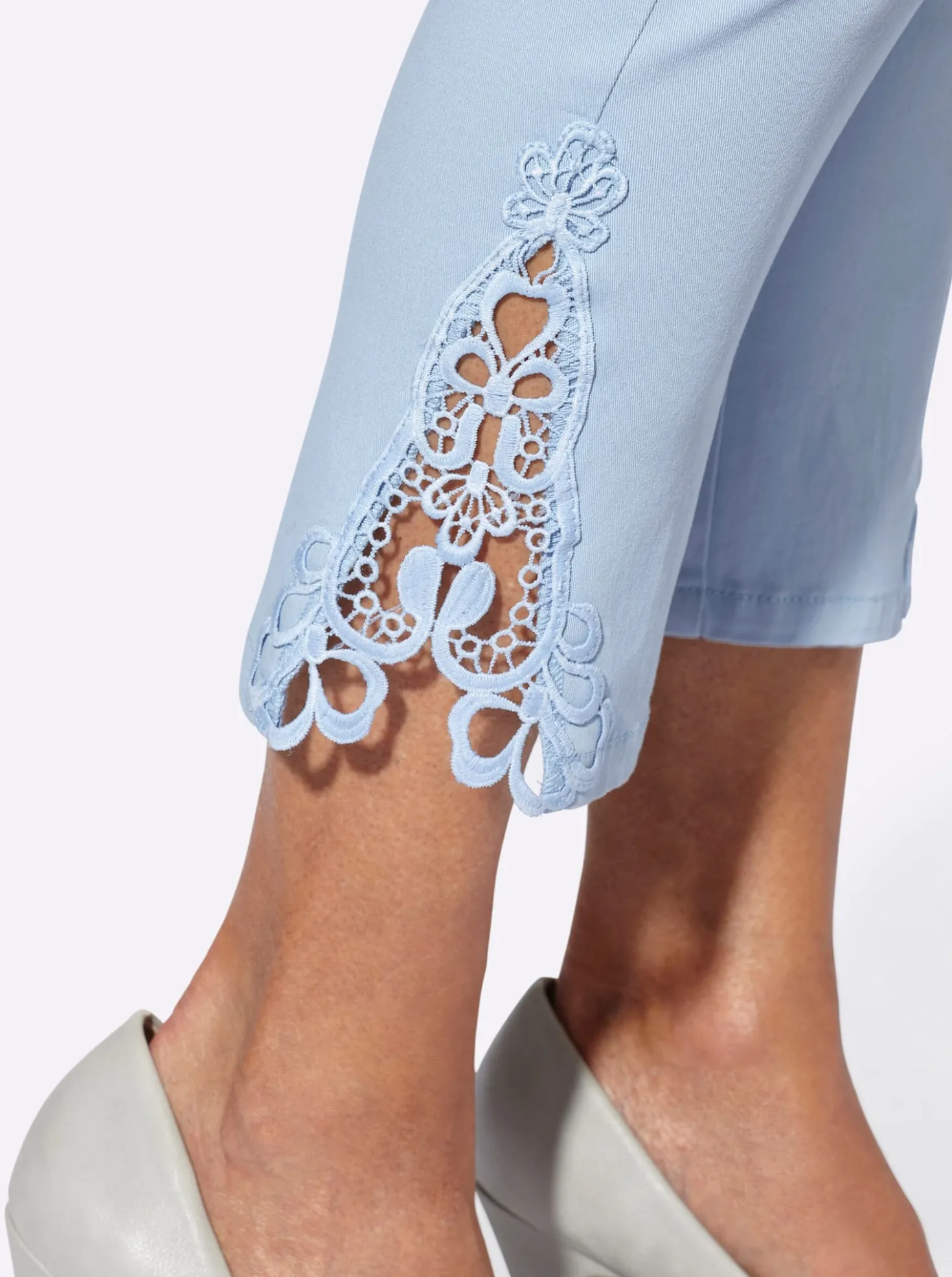 7/8-Jeans mit Spitzen-Einsatz