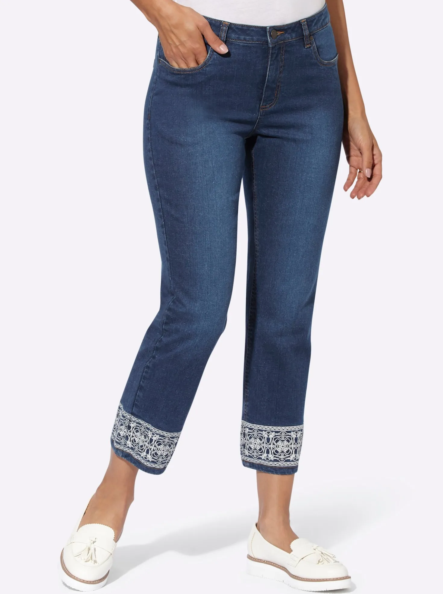 7/8-Jeans mit Stickerei am Beinabschluss