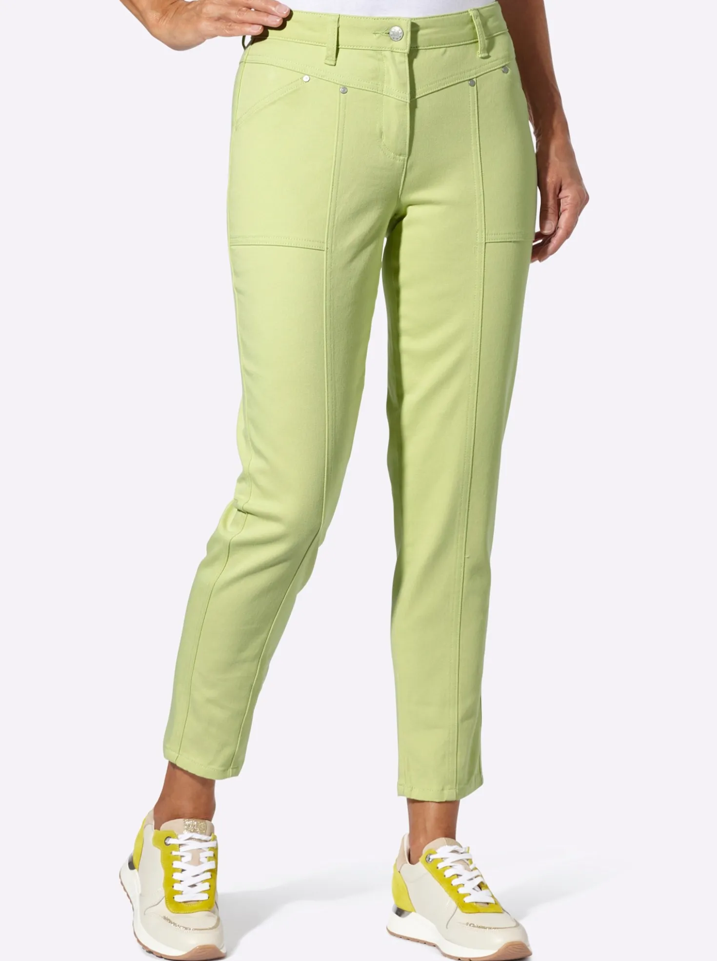 Jeans mit v-förmigem Sattel