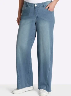 Jeans mit weitem, ausgestelltem Bein