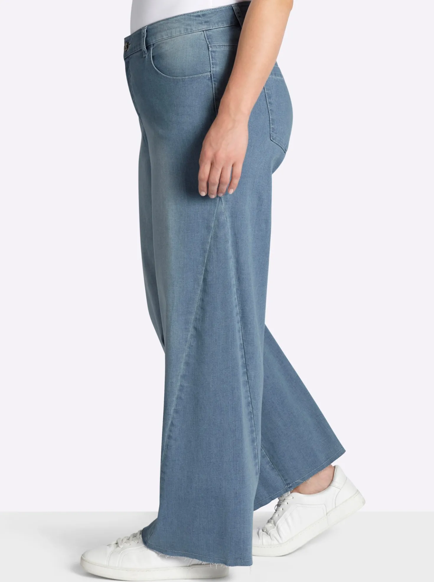 Jeans mit weitem, ausgestelltem Bein