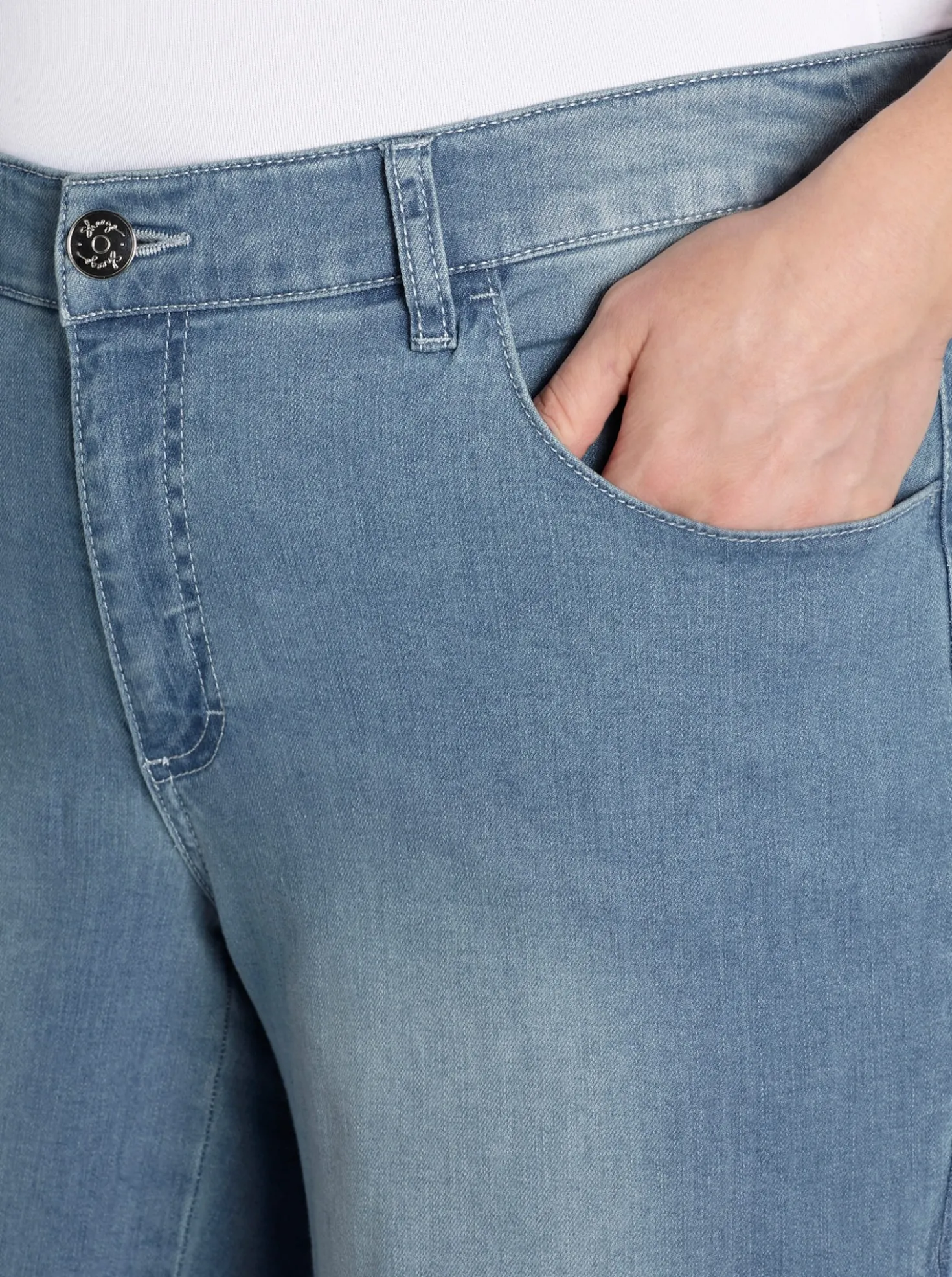 Jeans mit weitem, ausgestelltem Bein