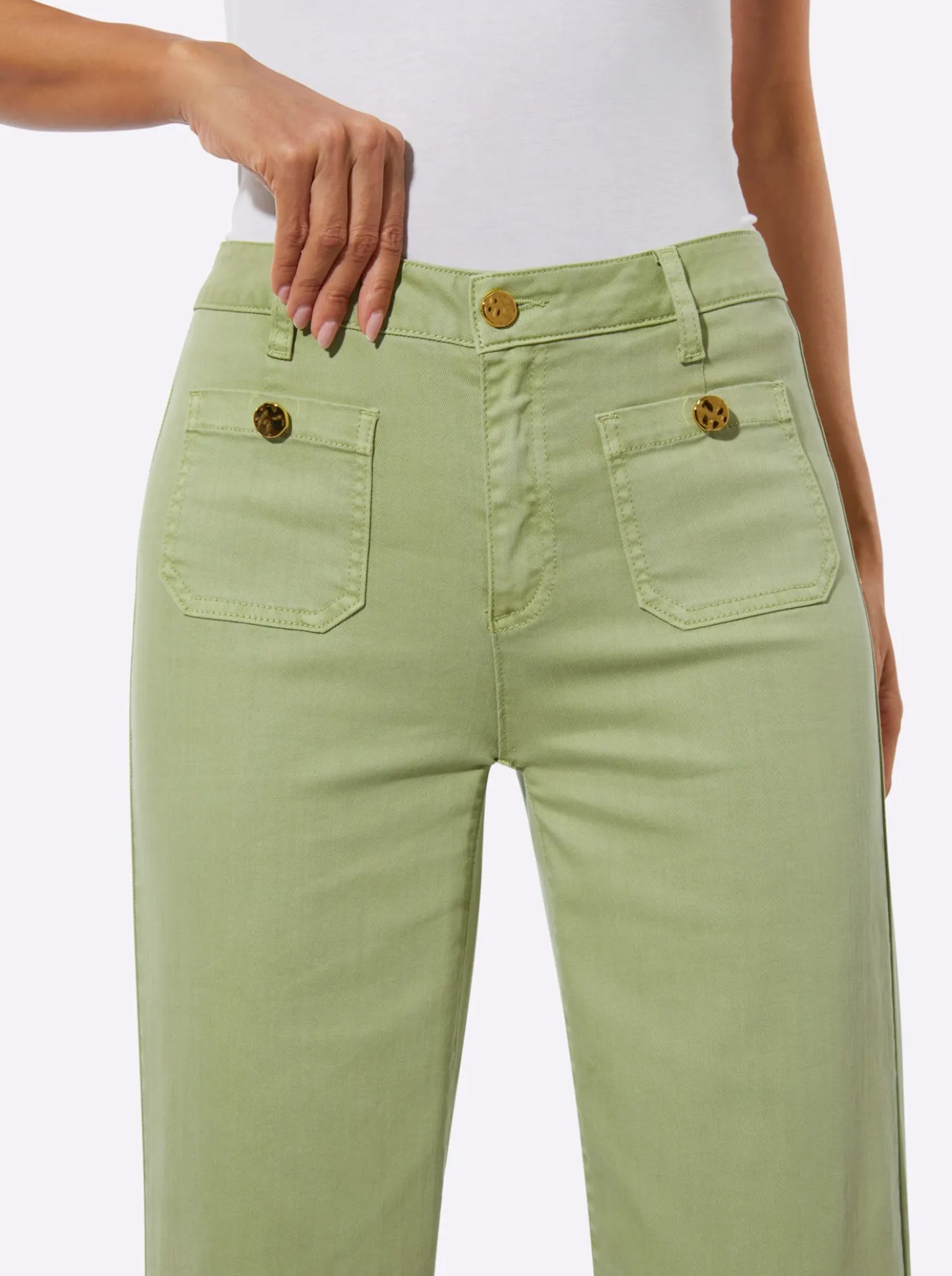 Jeans mit weit geschnittenen Beinen