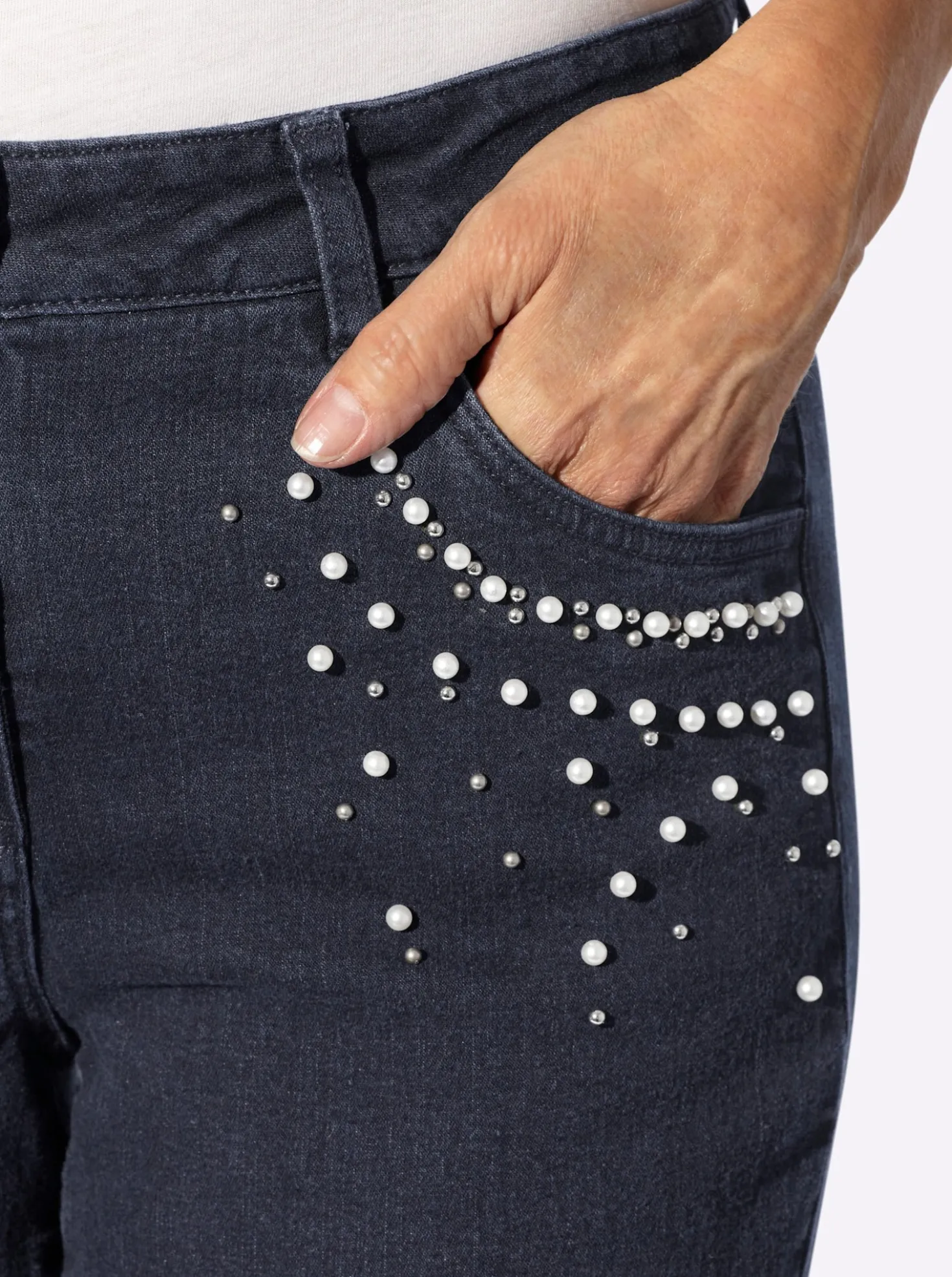 Jeans mit Zierperlen