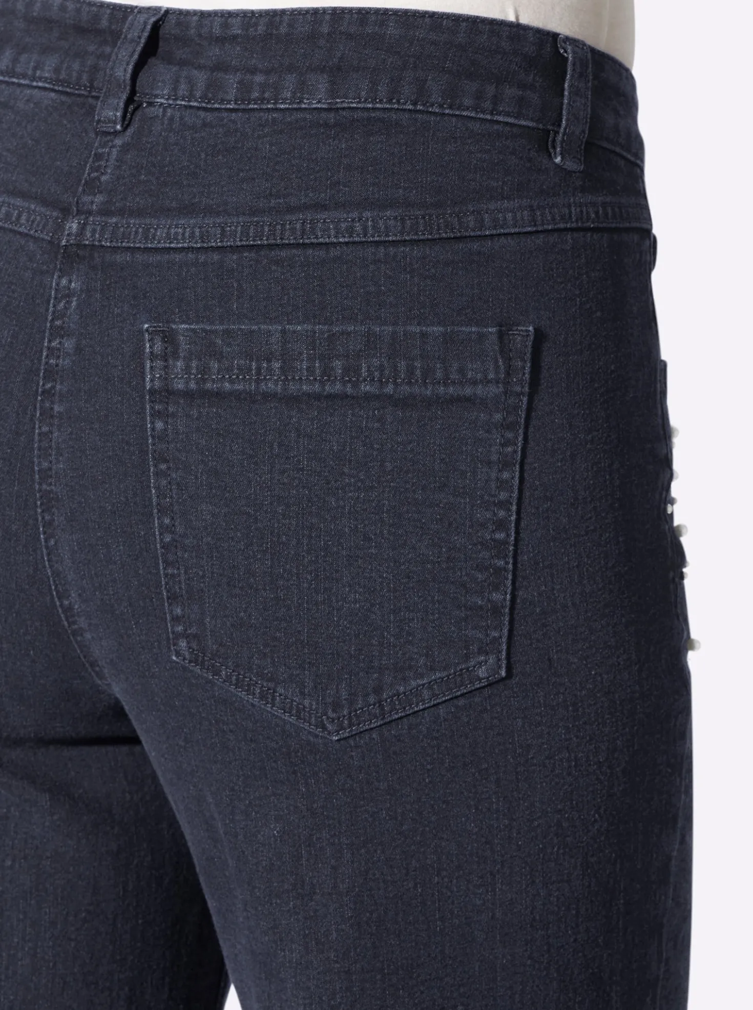 Jeans mit Zierperlen