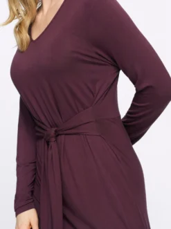 Jerseykleid mit fixiertem Bindegürtel