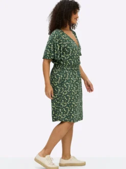 Jerseykleid mit Flügelärmeln