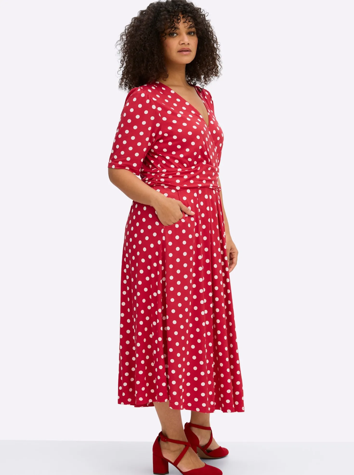 Jerseykleid mit Polka-Dots