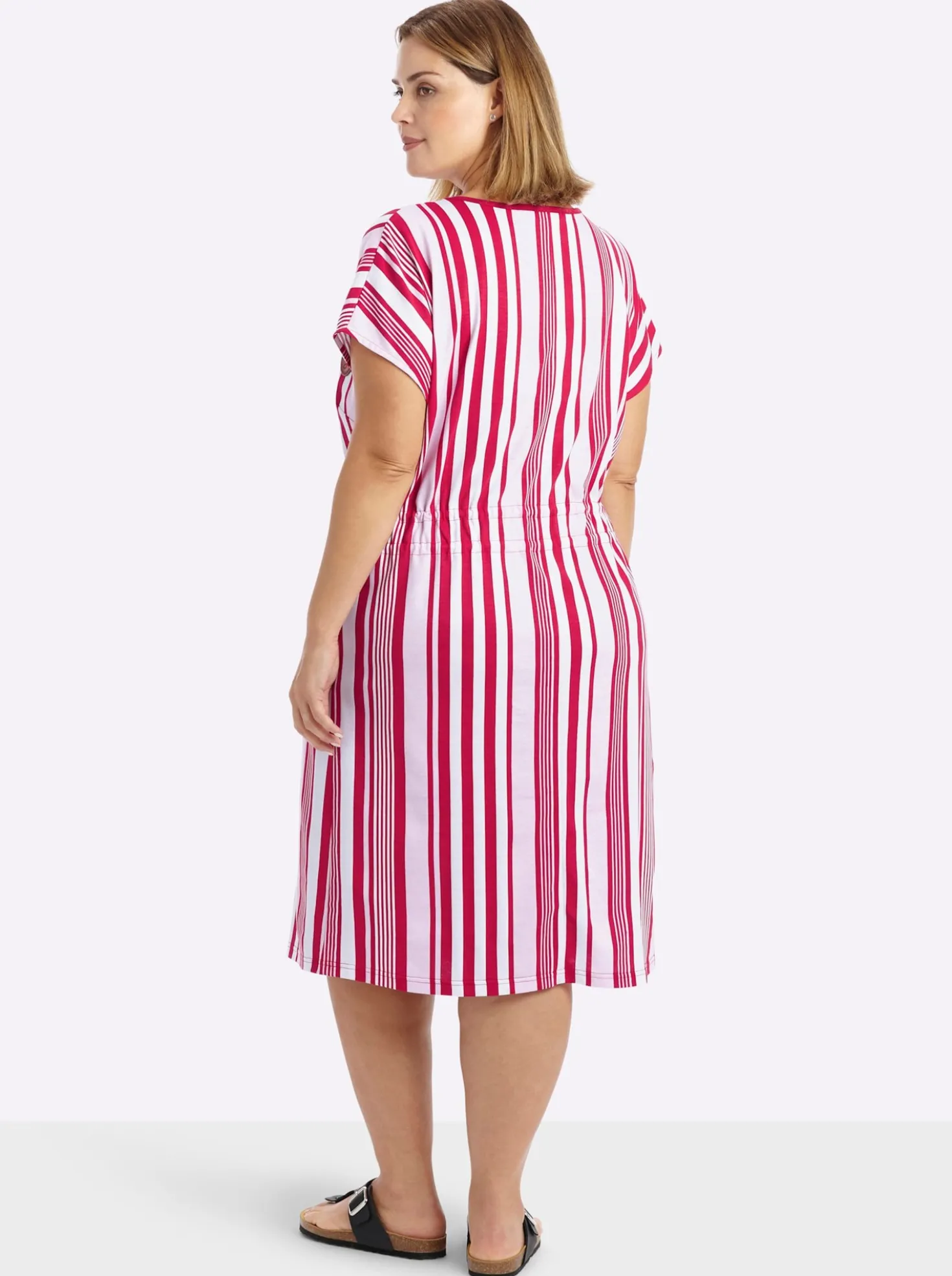 Jerseykleid mit Streifenmuster und Bindeband